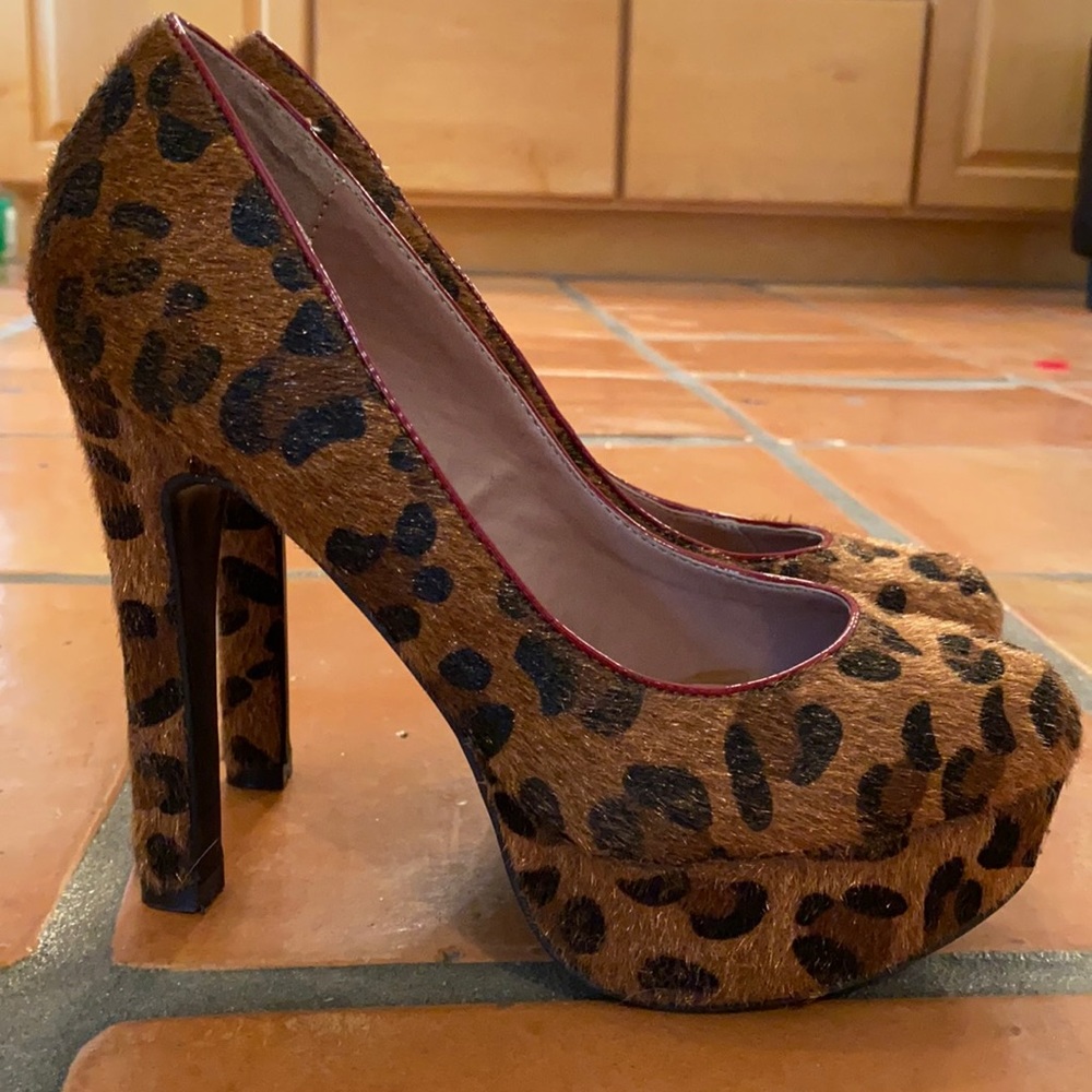 Sky high pinup cheetah print platform heel.